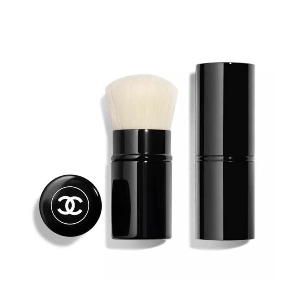 NEW Auth. CHANEL
LES PINCEAUX DE CHANEL
Retractable Kabuki Brush N°108